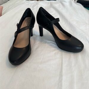 Clarks Black Mary Jane Heels